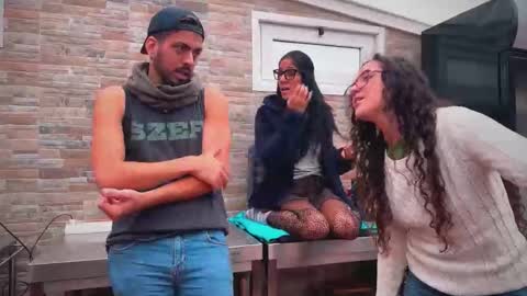 ANDREA STEPH  MIKE online show from December 3, 10:13 am