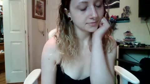 Maeve online show from September 15, 10:32 pm