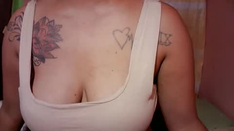 naughtymom_33 online show from October 30, 7:36 pm