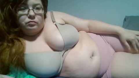 Snapshot of naughtynatalie1988x chatting on October 2, 10:17 pm Natalie online show from October 2, 10:17 pm