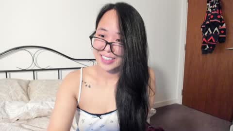 Gigi Chu  online show from January 12, 4:29 pm