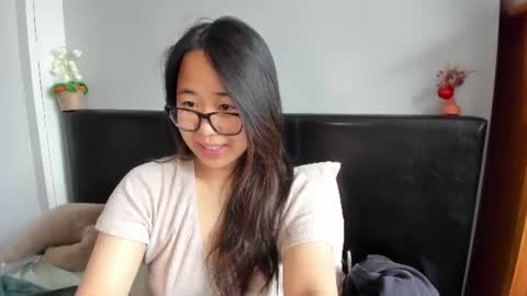 Snapshot of naughtynerdygirl chatting on June 10, 12:04 pm Gigi Chu online show from June 10, 12:04 pm