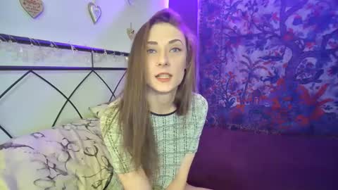 naughtynymph01 online show from January 18, 11:22 pm