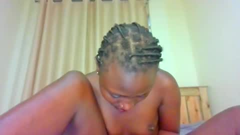 naughtyqueen12 online show from September 14, 1:49 am