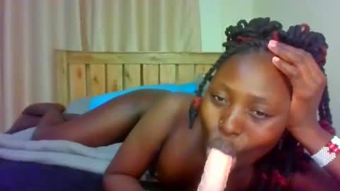 naughtyqueen12 online show from October 14, 10:32 pm