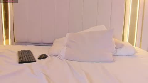 Snapshot of naughtyrose_vc chatting on April 28, 2:27 am naughtyrose vc online show from April 28, 2:27 am