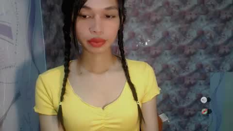 Snapshot of naughtysunshinepinay chatting on June 5, 12:50 am Celine online show from June 5, 12:50 am