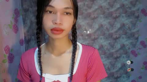 Snapshot of naughtysunshinepinay chatting on June 14, 11:51 pm Celine online show from June 14, 11:51 pm