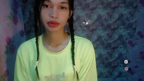 Snapshot of naughtysunshinepinay chatting on June 17, 12:13 am Celine online show from June 17, 12:13 am