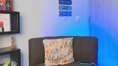 Snapshot of naughtyxnicolle chatting on July 16, 12:49 am Nicolle online show from July 16, 12:49 am