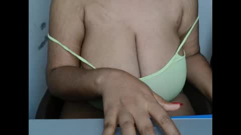 naughtyxpussyx online show from November 26, 8:15 am