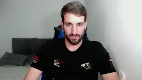 Snapshot of naugthy18boy chatting on January 28, 7:53 pm Nico online show from January 28, 7:53 pm