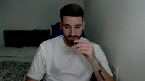 Snapshot of naugthy18boy chatting on February 25, 2:11 pm Nico online show from February 25, 2:11 pm