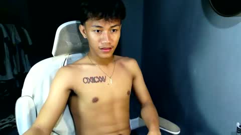 Snapshot of naugthyboyloy chatting on May 4, 5:09 pm Loy online show from May 4, 5:09 pm