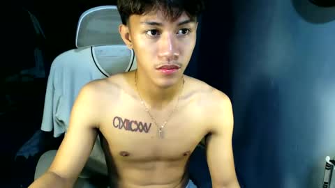 Snapshot of naugthyboyloy chatting on May 8, 7:41 pm Loy online show from May 8, 7:41 pm