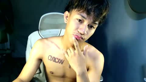 Snapshot of naugthyboyloy chatting on May 10, 10:48 pm Loy online show from May 10, 10:48 pm