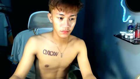 Snapshot of naugthyboyloy chatting on May 24, 5:07 pm Loy online show from May 24, 5:07 pm