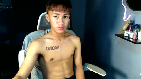 Snapshot of naugthyboyloy chatting on May 25, 6:47 pm Loy online show from May 25, 6:47 pm