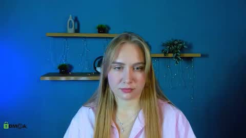 naya_dream online show from December 17, 9:37 am