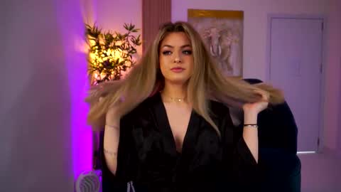 Naya online show from February 9, 7:29 pm