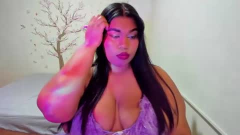 nayara_hinny online show from June 15, 12:02 am