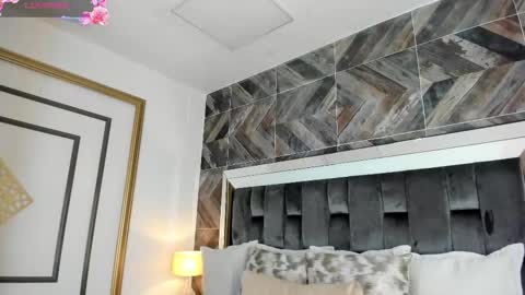 Snapshot of naylagrey chatting on February 28, 11:33 am online show from February 28, 11:33 am