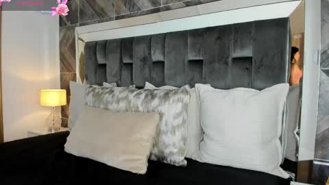 Snapshot of naylagrey chatting on March 13, 11:39 am online show from March 13, 11:39 am