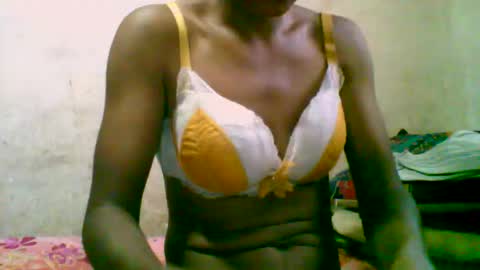 Snapshot of naylah313 chatting on February 24, 6:33 am Nayla online show from February 24, 6:33 am