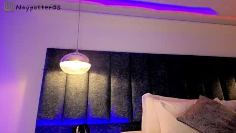 Snapshot of naylapot_ chatting on June 9, 11:44 am Juli online show from June 9, 11:44 am