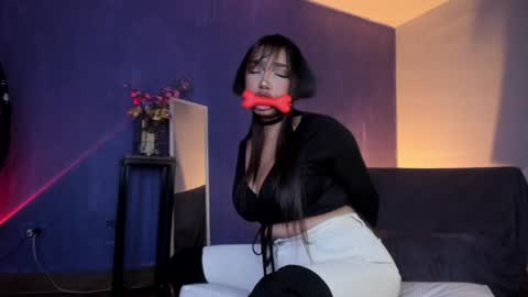 Nefertari online show from January 21, 2:26 pm