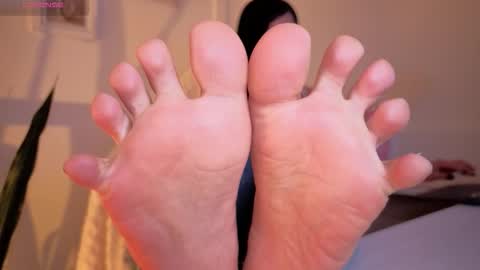 Hellen online show from March 6, 9:55 pm