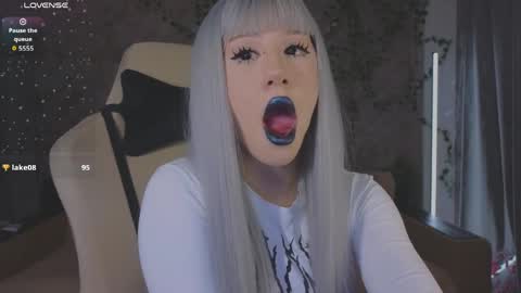 Eva online show from April 8, 9:48 pm