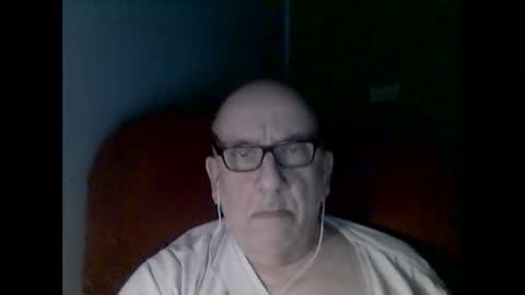 Tom online show from January 6, 2:04 am
