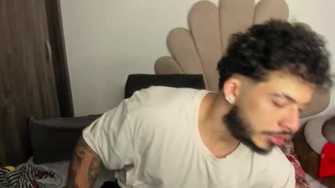 Nei turn green online show from January 18, 11:30 pm