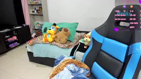 Geek Nicole    im Neeko UwU online show from October 19, 5:13 pm