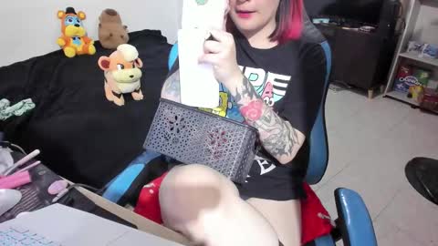 Snapshot of neeko_lol_ chatting on January 18, 9:07 pm Geek Nicole im Neeko UwU online show from January 18, 9:07 pm