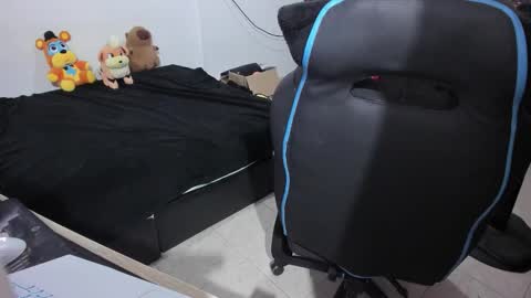 Snapshot of neeko_lol_ chatting on February 1, 12:59 pm Geek Nicole im Neeko UwU online show from February 1, 12:59 pm