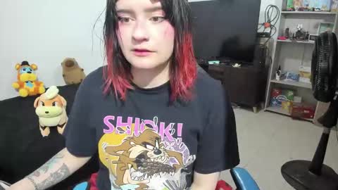 Snapshot of neeko_lol_ chatting on February 4, 12:22 pm Geek Nicole im Neeko UwU online show from February 4, 12:22 pm