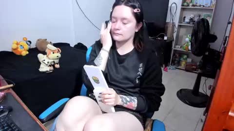 Geek Nicole    im Neeko UwU online show from July 5, 10:44 am