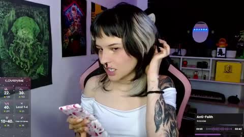 Snapshot of neena_nyx chatting on May 12, 2:08 am Neena Nyx online show from May 12, 2:08 am