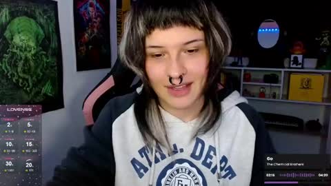 Snapshot of neena_nyx chatting on May 15, 2:18 am Neena Nyx online show from May 15, 2:18 am
