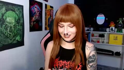 Snapshot of neena_nyx chatting on June 19, 12:15 am Neena Nyx online show from June 19, 12:15 am