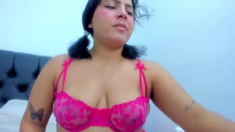 Snapshot of neferet_opal chatting on January 11, 11:46 pm neferet_opal online show from January 11, 11:46 pm
