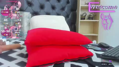 Snapshot of neferet_opal chatting on February 1, 1:12 am neferet_opal online show from February 1, 1:12 am