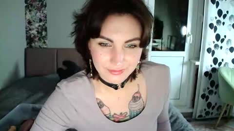 nefertiti_queen online show from September 11, 9:04 pm