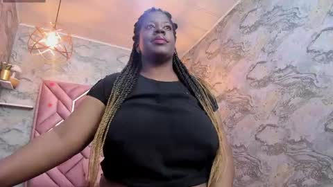 Snapshot of neffertiry_ebonny chatting on May 17, 5:31 pm Nefer online show from May 17, 5:31 pm