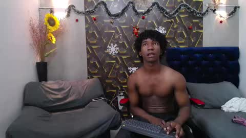 Snapshot of negga_cum chatting on January 17, 1:05 pm NEGGA online show from January 17, 1:05 pm