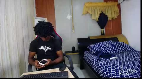 Snapshot of negga_cum chatting on February 15, 4:47 pm NEGGA online show from February 15, 4:47 pm
