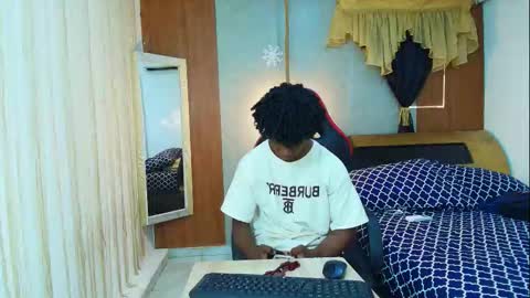 Snapshot of negga_cum chatting on February 18, 12:45 pm NEGGA online show from February 18, 12:45 pm