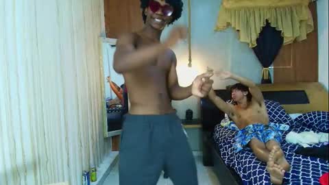 Snapshot of negga_cum chatting on February 19, 4:03 pm NEGGA online show from February 19, 4:03 pm